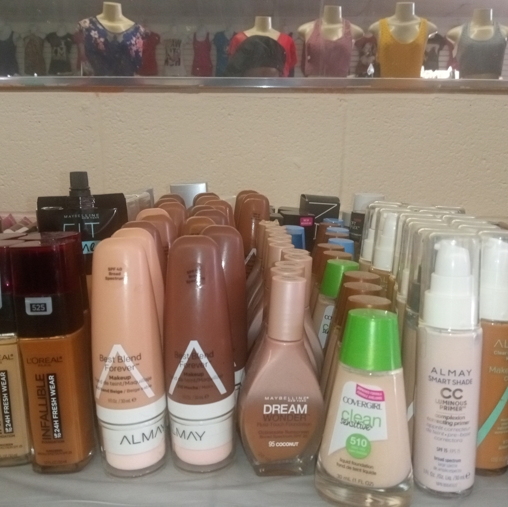 Makeup - Picture 2 of 3
